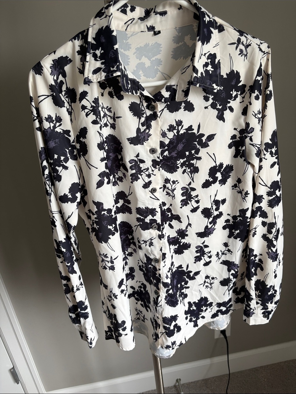 Classic Women's White Floral Button-Up blouse
